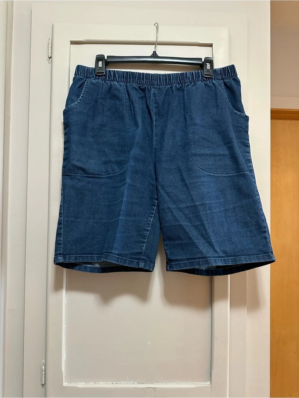 Women’s Elastic-Waist Denim Shorts - Blue